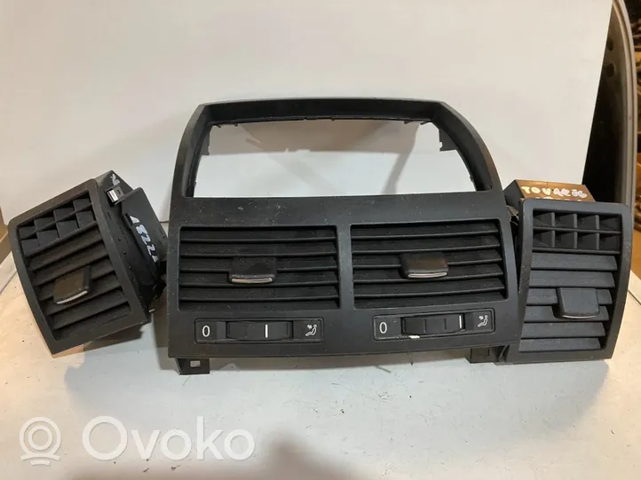 Volkswagen Touareg I Grille d'aération centrale 7L6819727