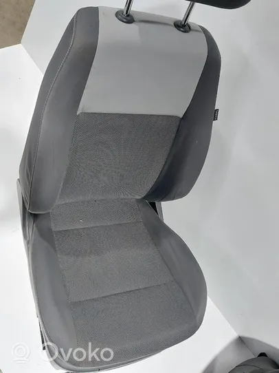 Volkswagen Caddy Fotel przedni kierowcy 