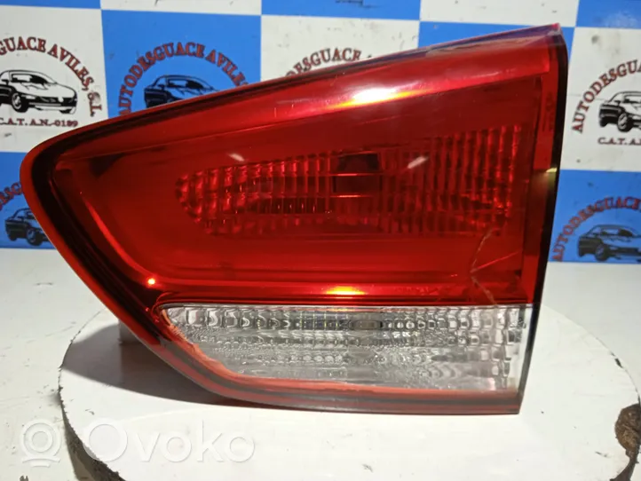 KIA Carens III Luci posteriori del portellone del bagagliaio 92404A4010