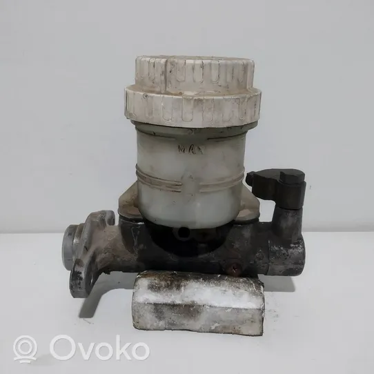 Mitsubishi Montero Główny cylinder hamulca MB699830