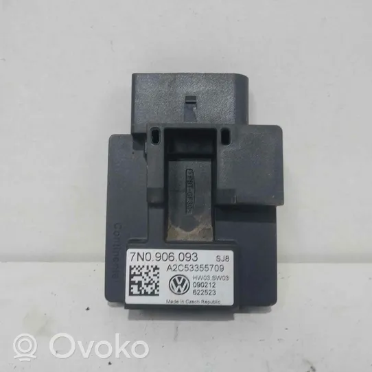 Audi Q3 8U Polttoaineen ruiskutuspumpun ohjainlaite/moduuli 7N0906093