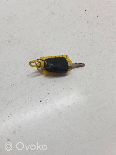 Opel Zafira B Ignition key/card 