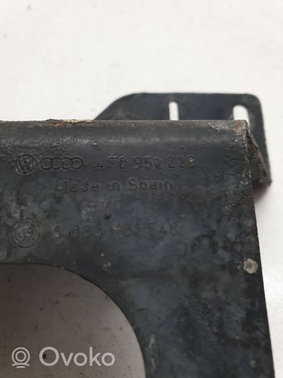 Audi A6 S6 C6 4F Supporto/staffa del clacson 4F0951229