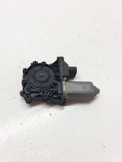 Audi TT Mk1 Motorino alzacristalli della portiera anteriore 8N8959802D