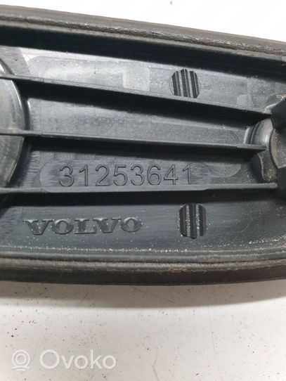 Volvo S60 Éclairage de plaque d'immatriculation 31253641