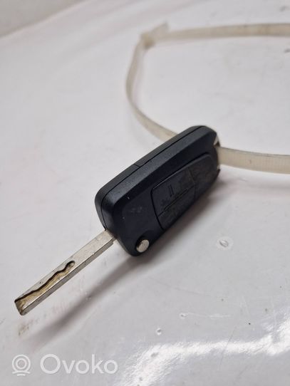 Opel Zafira B Ignition key/card 