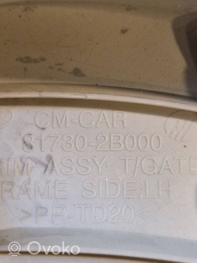 Hyundai Santa Fe Inne części wnętrza samochodu 817302B000