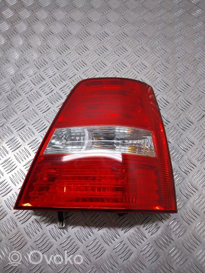 KIA Sorento Lampa tylna 9243E5