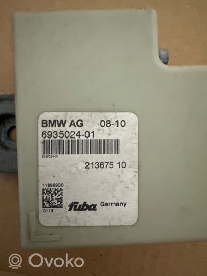 BMW X5 E70 Antenas pastiprinātājs 6935024