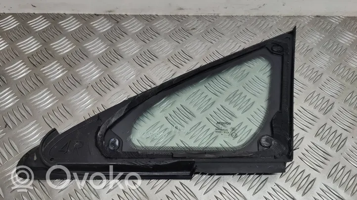 Toyota Verso Front door vent window glass four-door 43R00097