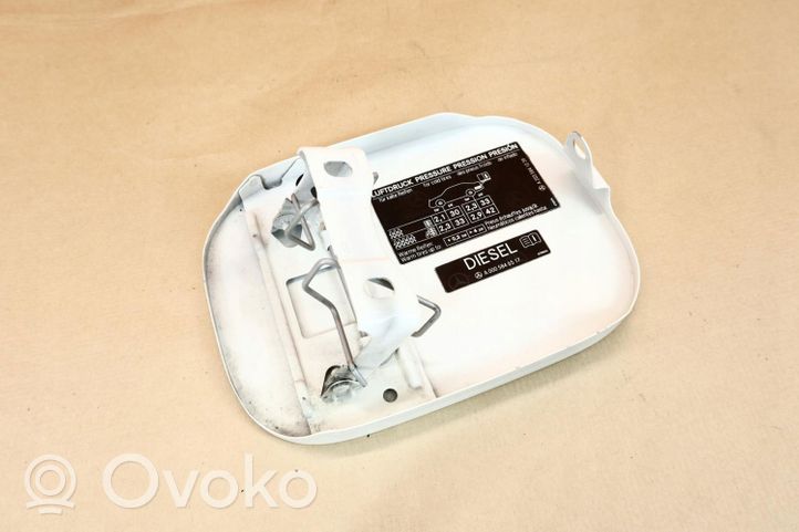 Mercedes-Benz CLC CL203 Bouchon, volet de trappe de réservoir à carburant A2035841239