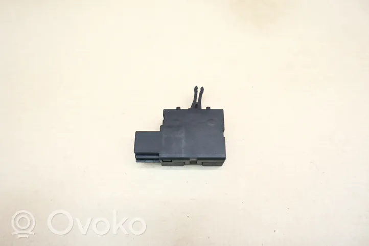 Mercedes-Benz SLK R171 Hansikaslokeron lukko 0025424219