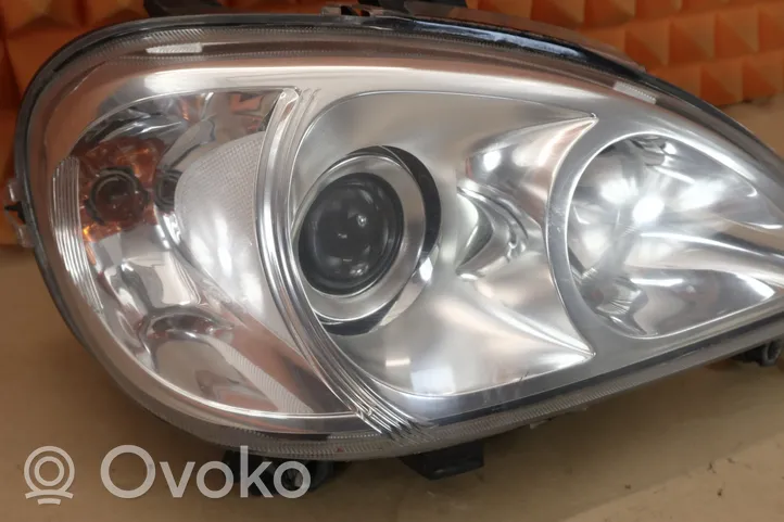 Mercedes-Benz ML W163 Lampa przednia 