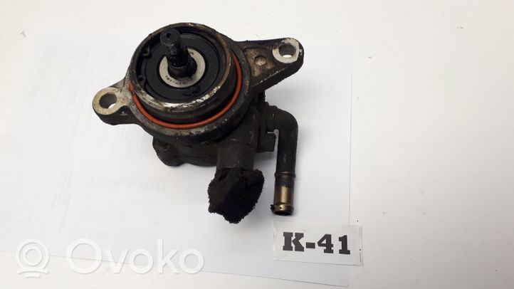 Nissan Almera Tino Vairo stiprintuvo siurblys 0Z251007