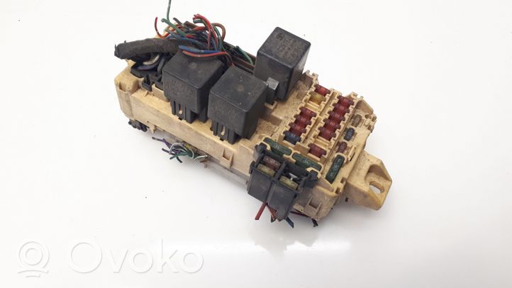 Mitsubishi Galant Module de fusibles MR243158