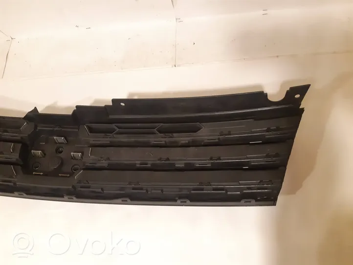 Volkswagen Touareg II Maskownica / Grill / Atrapa górna chłodnicy 7P6853653D