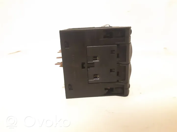 Opel Omega B1 Light switch 90460591