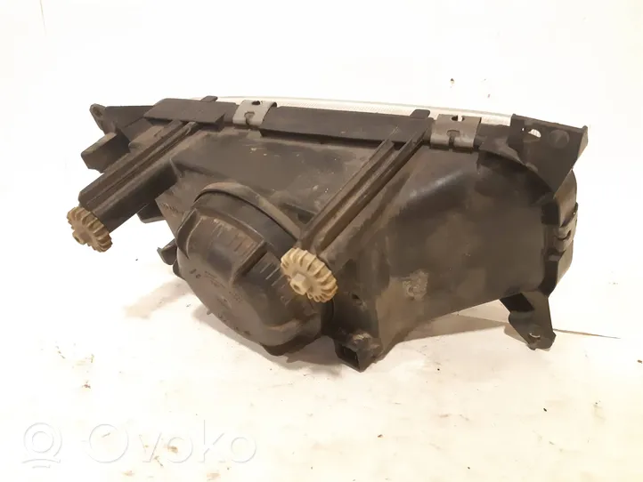 Volkswagen PASSAT B3 Lampa przednia 7R0134596