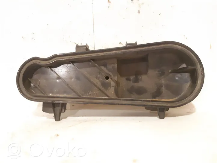 Volkswagen Golf III Osłona żarówki lampy przedniej 13917900