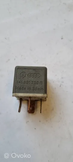 Volkswagen Touran I Other relay 141951253B