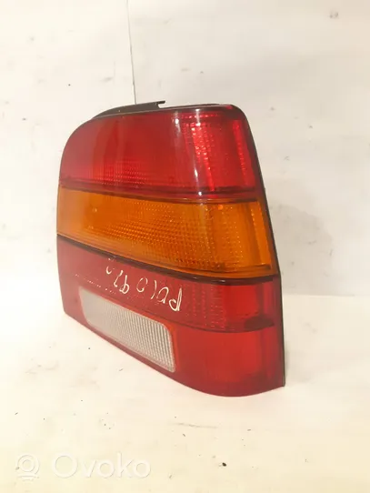 Volkswagen Polo II 86C 2F Luz trasera/de freno 871945112C