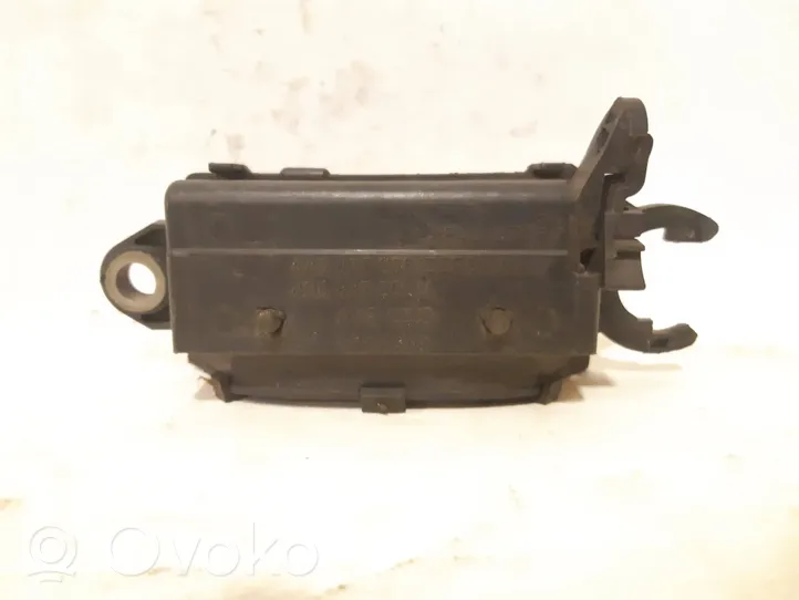 Audi A4 S4 B5 8D Etuoven ulkokahva 4A0837206A