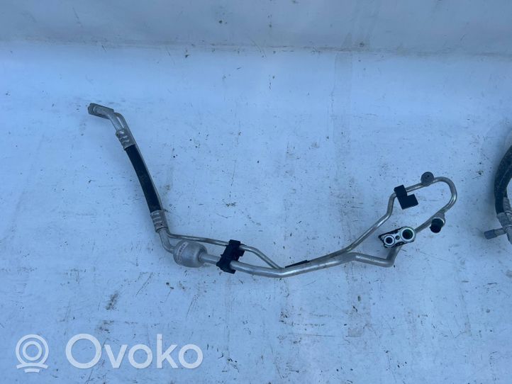 Opel Corsa E Tuyau de climatisation 39084088