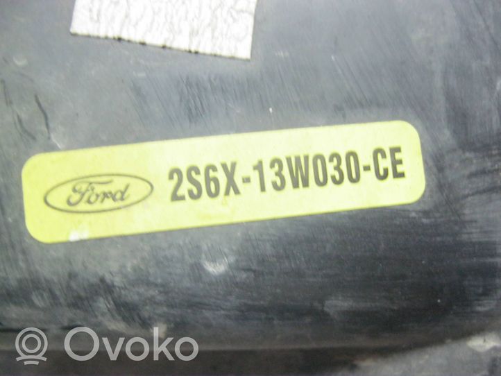 Ford Fiesta Lampa przednia 2S6X-13W030-CE