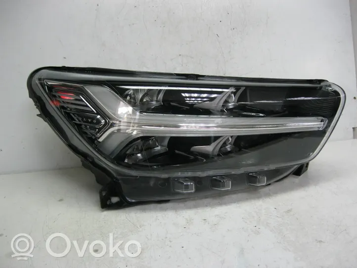 Volvo XC40 Lampa przednia 31655982