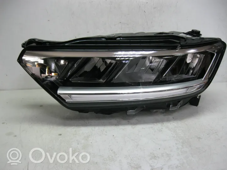 Volkswagen T-Roc Lampa przednia 2GA941005F