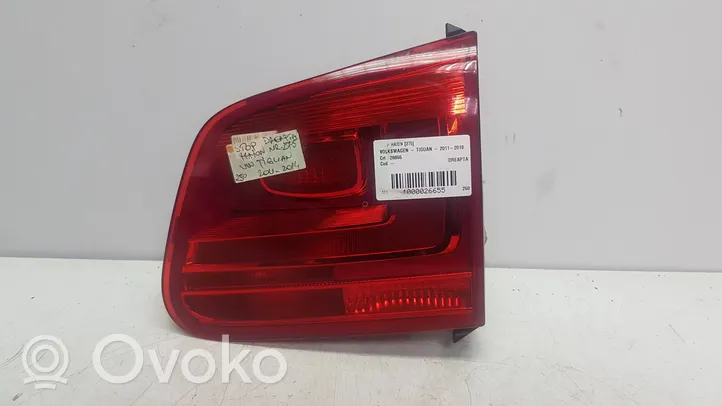 Volkswagen Tiguan Galinis žibintas dangtyje 5N0945094G