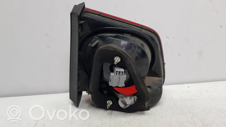 Volkswagen Tiguan Lampy tylnej klapy bagażnika 5N0945094B