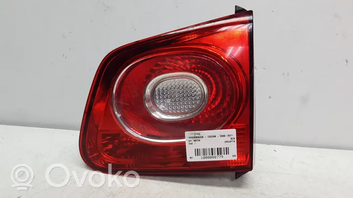 Volkswagen Tiguan Lampy tylnej klapy bagażnika 5N0945094B