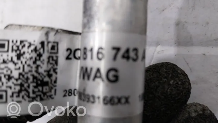 Volkswagen Polo VI AW Трубка (трубки)/ шланг (шланги) кондиционера воздуха 2Q0816743A