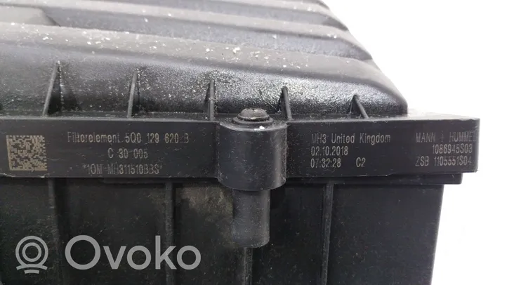Skoda Octavia Mk3 (5E) Obudowa filtra powietrza 5Q0129607S