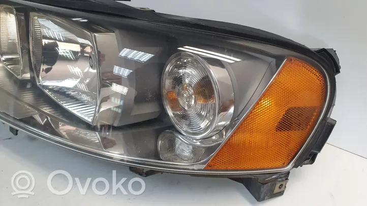 Volvo V70 Etu-/Ajovalo 30698835