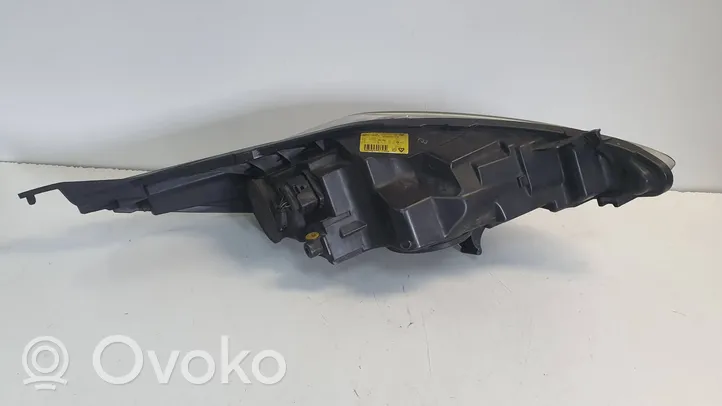 Ford Fiesta Lampa przednia 8A61-13W030-AF