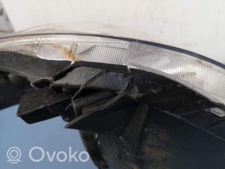 Toyota RAV 4 (XA30) Lampa przednia 206909011