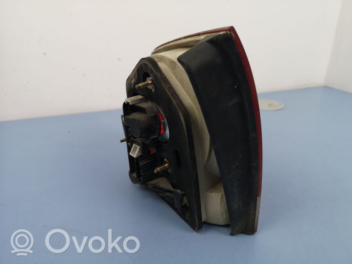 Volkswagen Touareg I Lampy tylnej klapy bagażnika 7L6945093H