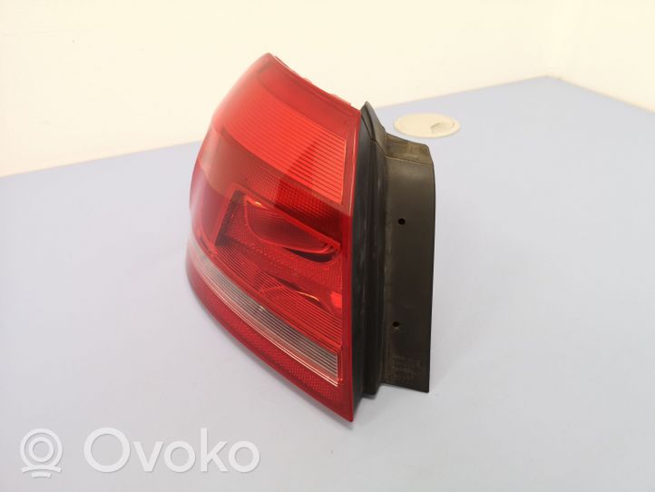 Volkswagen PASSAT B7 Lampa tylna 561945095F