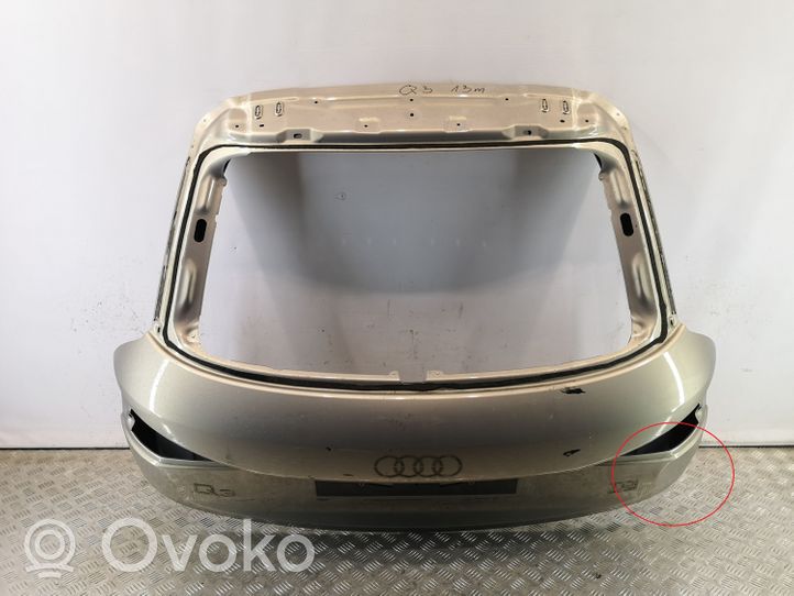 Audi Q3 8U Tylna klapa bagażnika 8U0827025