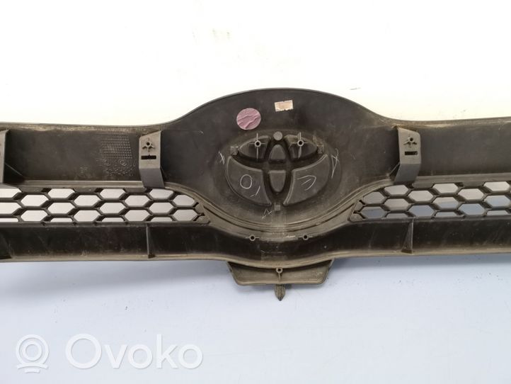 Toyota Corolla Verso AR10 Grille calandre supérieure de pare-chocs avant 531110F020