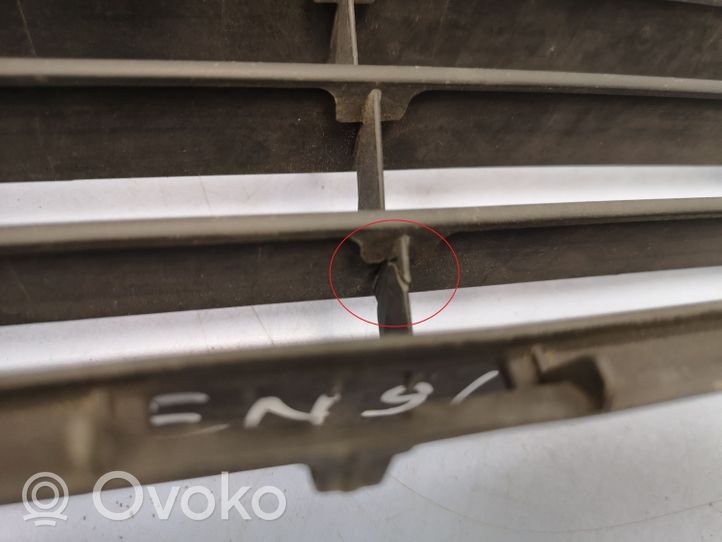 Toyota Avensis T270 Grille inférieure de pare-chocs avant 5311205100