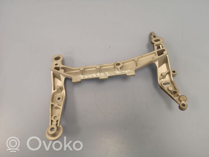 Volkswagen Touareg I Supporto del compressore ad aria dello pneumatico 7L0616879