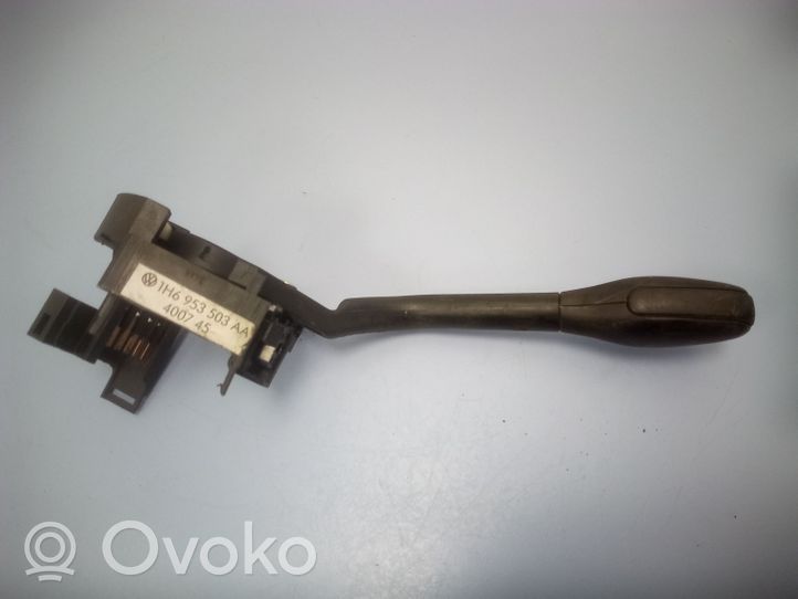 Toyota Avensis T220 Palanca de control del limpiaparabrisas 1H6953503AA