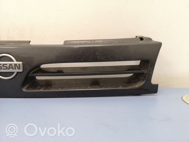 Nissan Primera Maskownica / Grill / Atrapa górna chłodnicy 6231079N00PP0