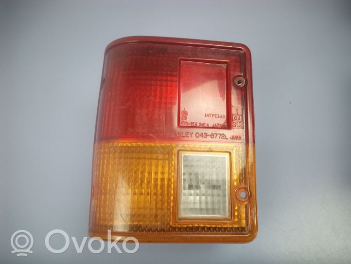 Mitsubishi Pajero Luz trasera/de freno 0436772L