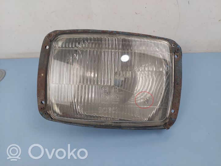 Mercedes-Benz T2 Lampa przednia 1305620046