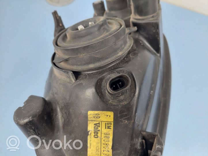 Opel Corsa B Lampa przednia 90386292