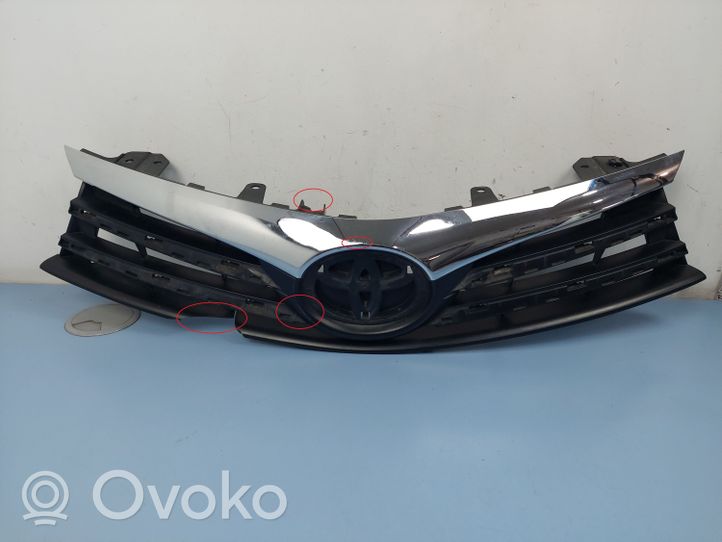 Toyota Corolla E160 E170 Maskownica / Grill / Atrapa górna chłodnicy 5311402270